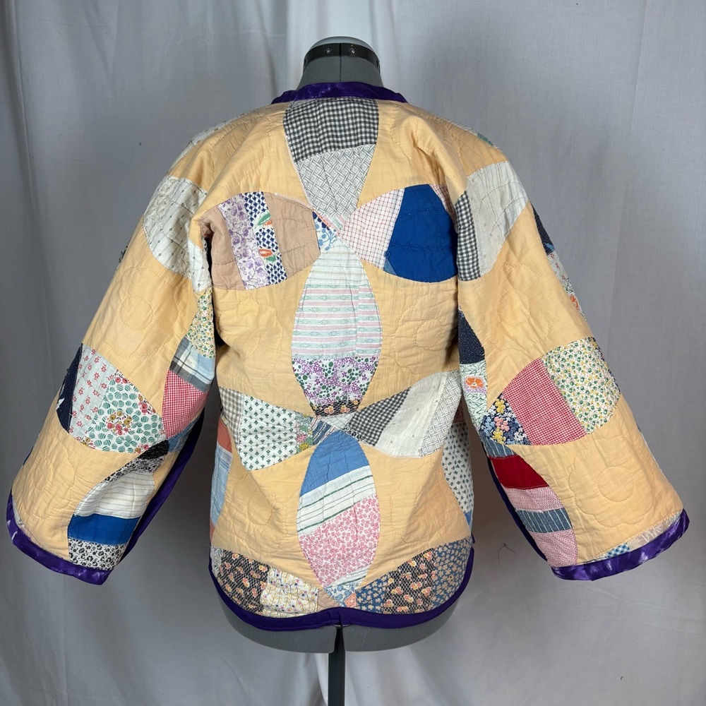 Handcrafted Vintage Double Wedding Ring Design Quilt Up Cycled Bog Jacket S-M - Picture 4 of 12